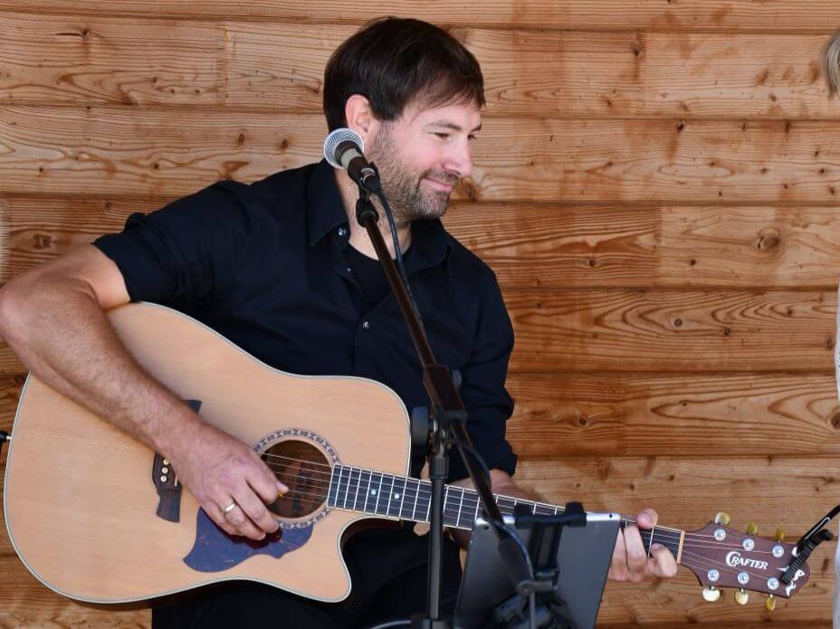 2rauf acoustic spielt auf einer Hochzeit in Haag 2